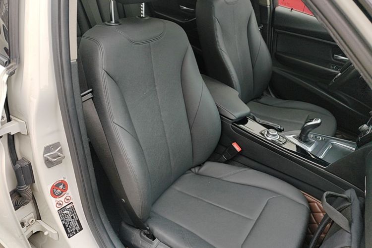 BMW 3 Series 2017 imagen de coche #22