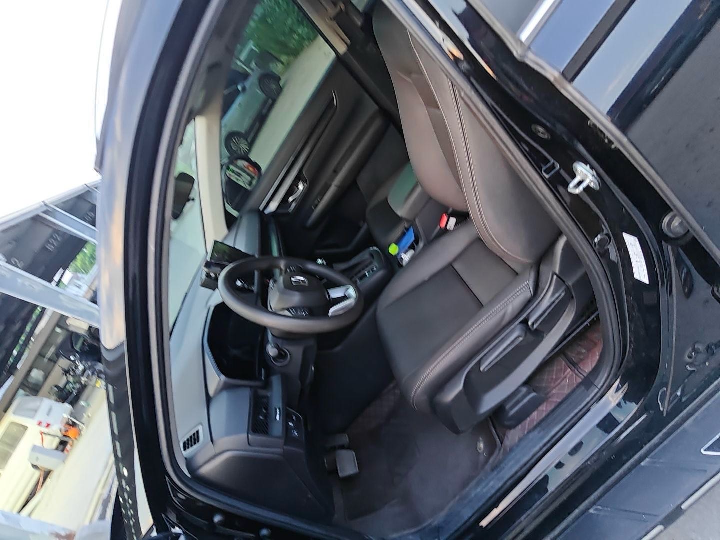 Honda CR-V 2023 car image #2