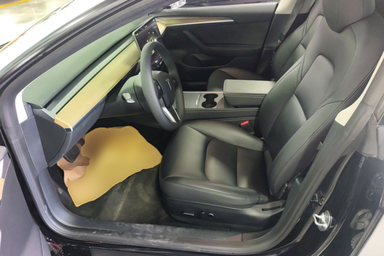 Tesla Model 3 2023 immagine di auto #15
