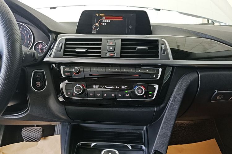 BMW 3 Series 2017 #13 BMW 3 Series 2017 car image #13
