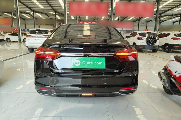 2019 car image #6