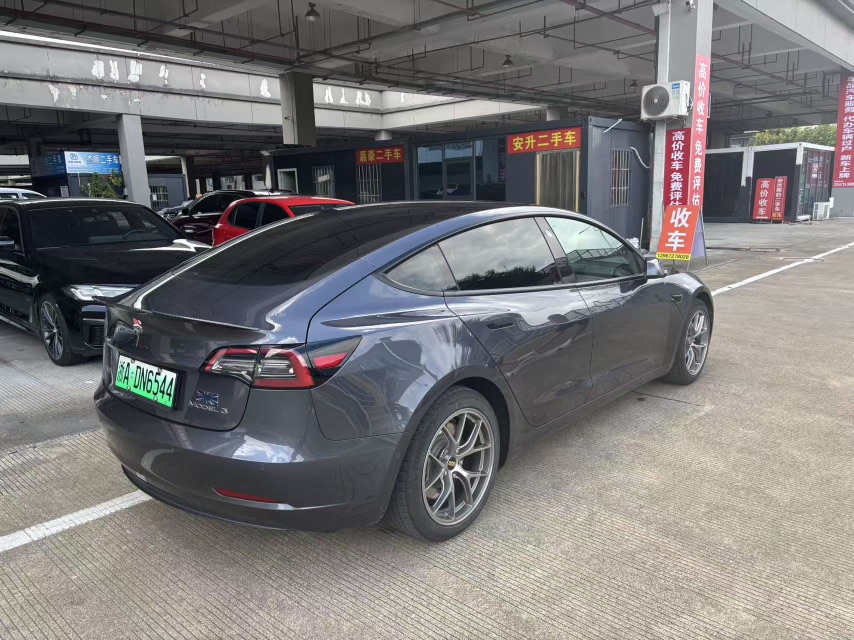 Tesla Model 3 2021 car image #3