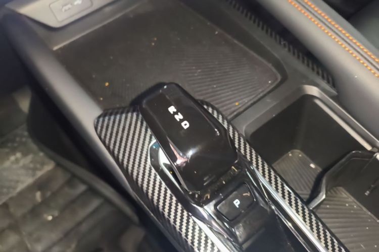 GEELY Coolray 2026 car image #14