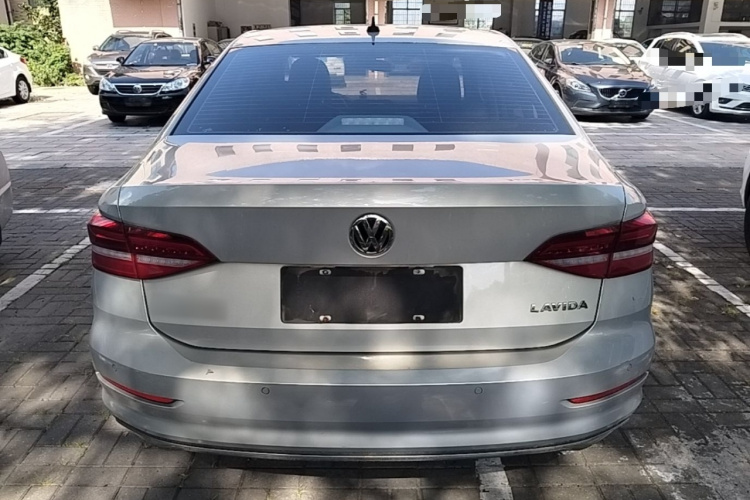 Volkswagen Lavida 2018 car image #6