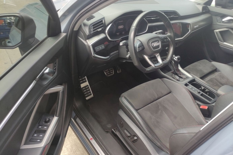 Audi Q3 2021 imagen de coche #16