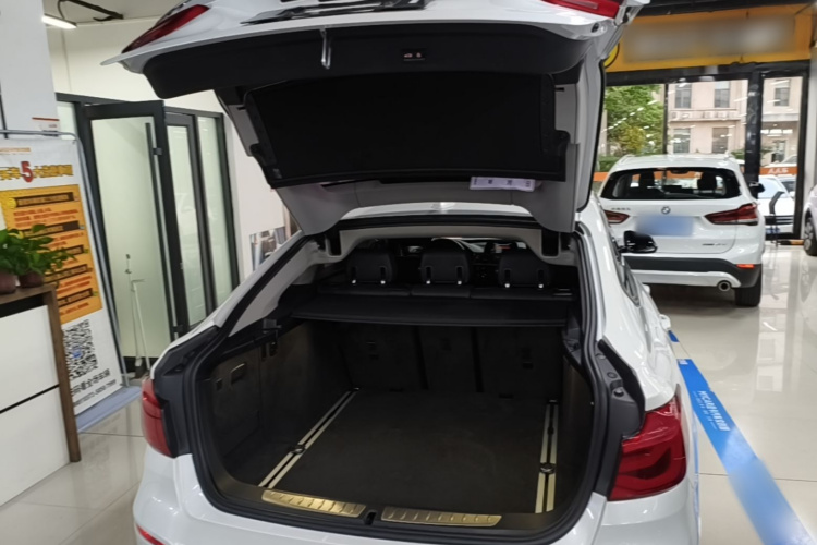 BMW 3 Series GT 2019 car image #19