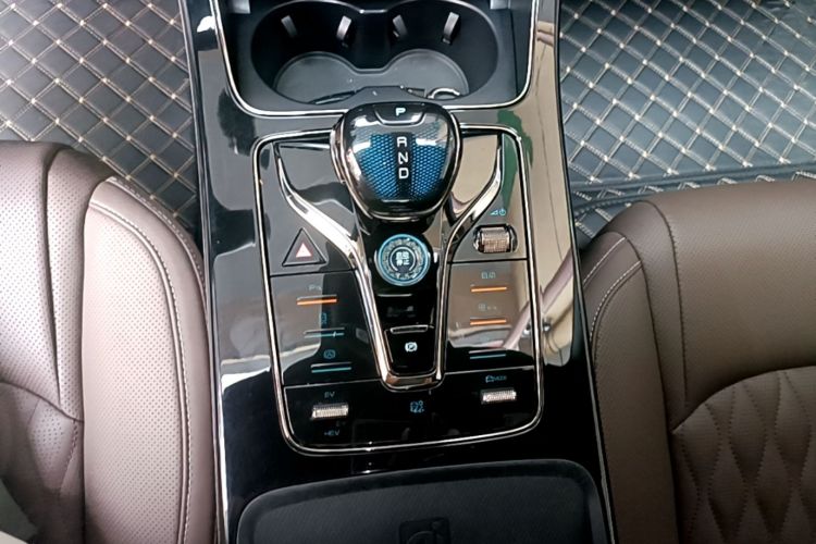 BYD Han 2022 #14 BYD Han 2022 car image #14