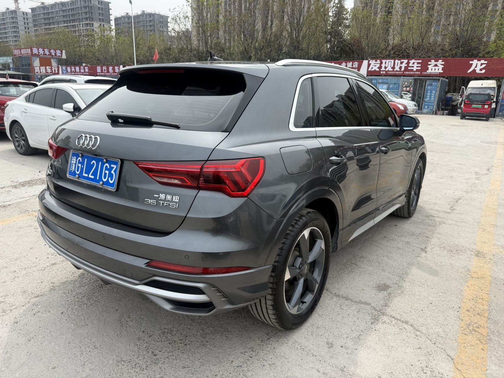 Audi Q3 2020 car image #7