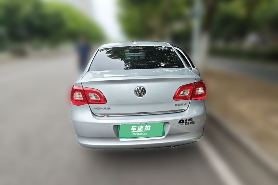 Volkswagen Bora 2011 car image #6
