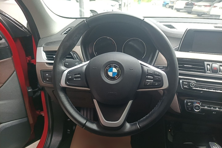 BMW X1 2019 car image #11