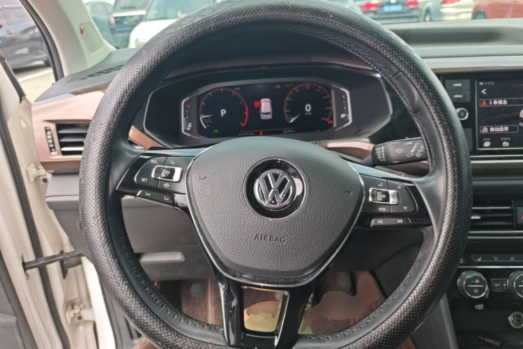 Volkswagen Tharu 2019 car image #11