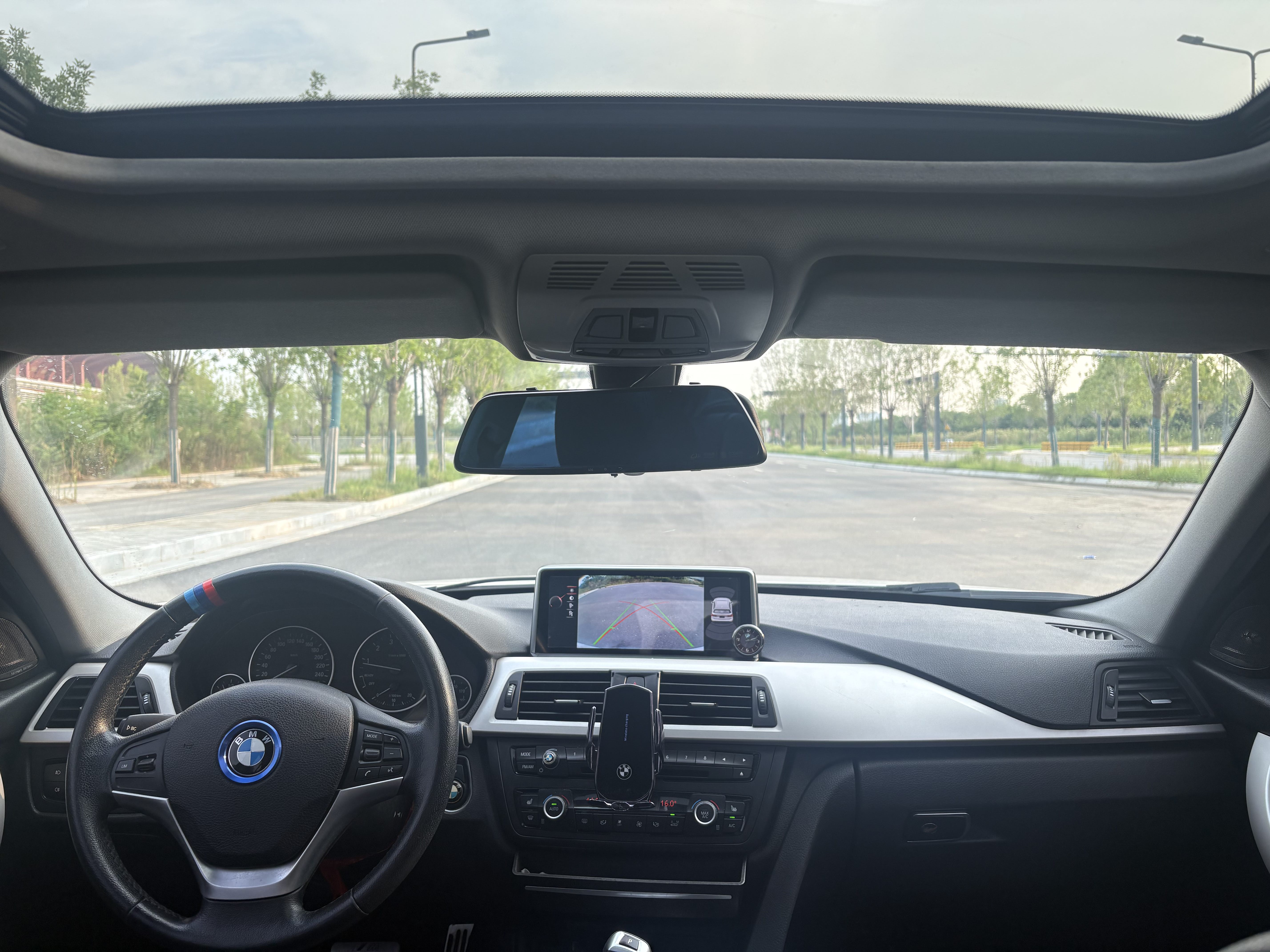 BMW 3 Series 2015 #4 BMW 3 Series 2015 car image #4