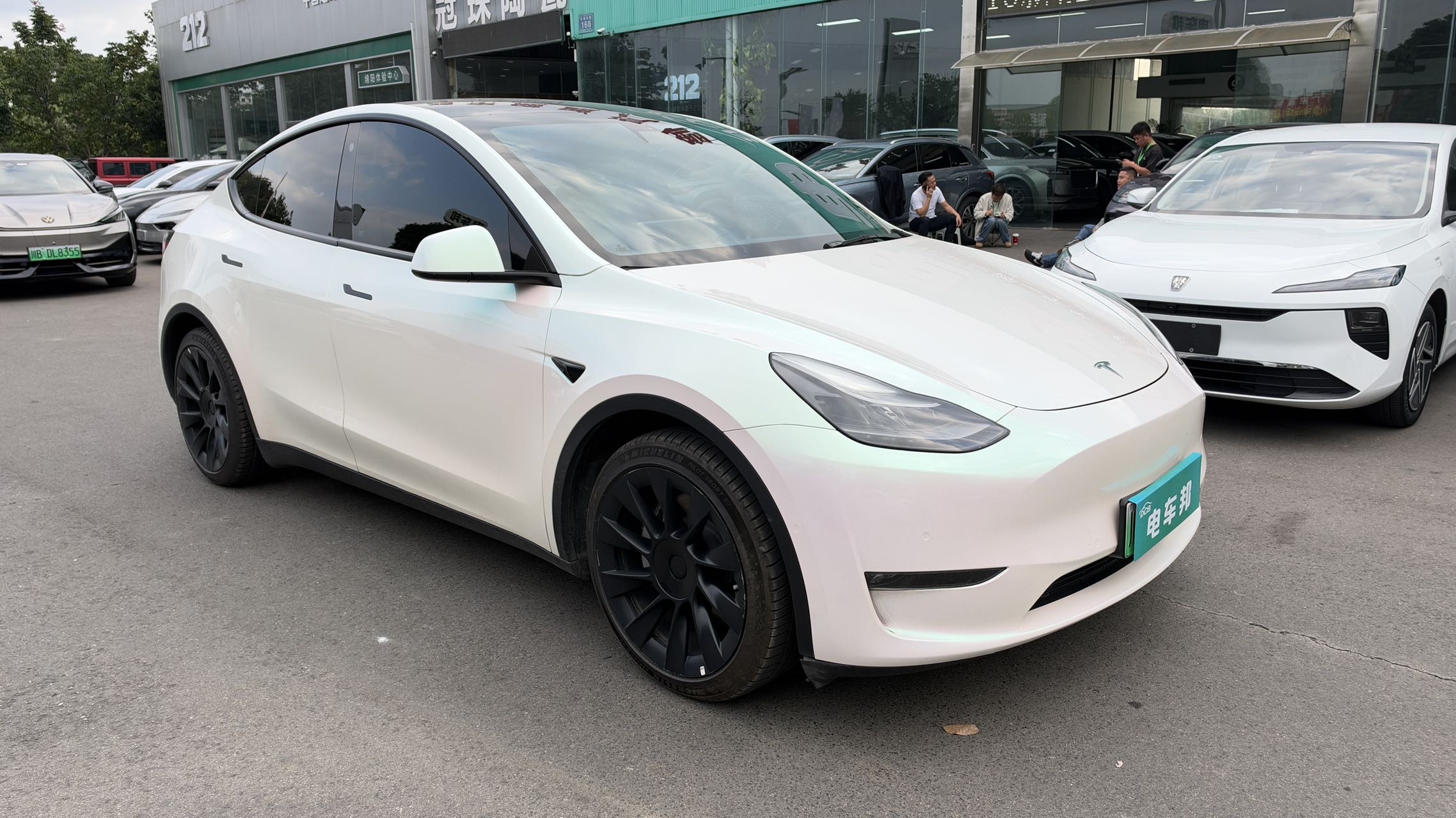 Tesla Model Y 2021 immagine di auto #3
