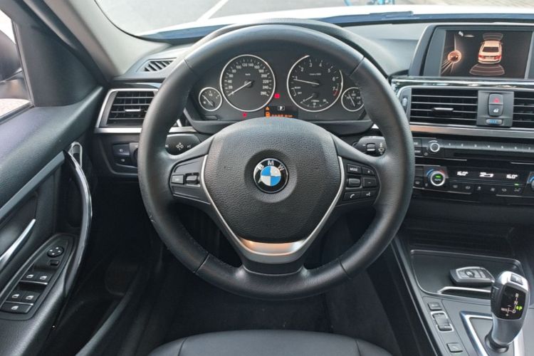 BMW 3 Series 2016 car image #11