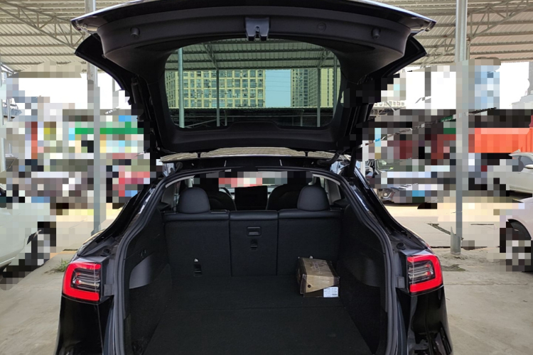Tesla Model Y 2023 #21 Tesla Model Y 2023 car image #21