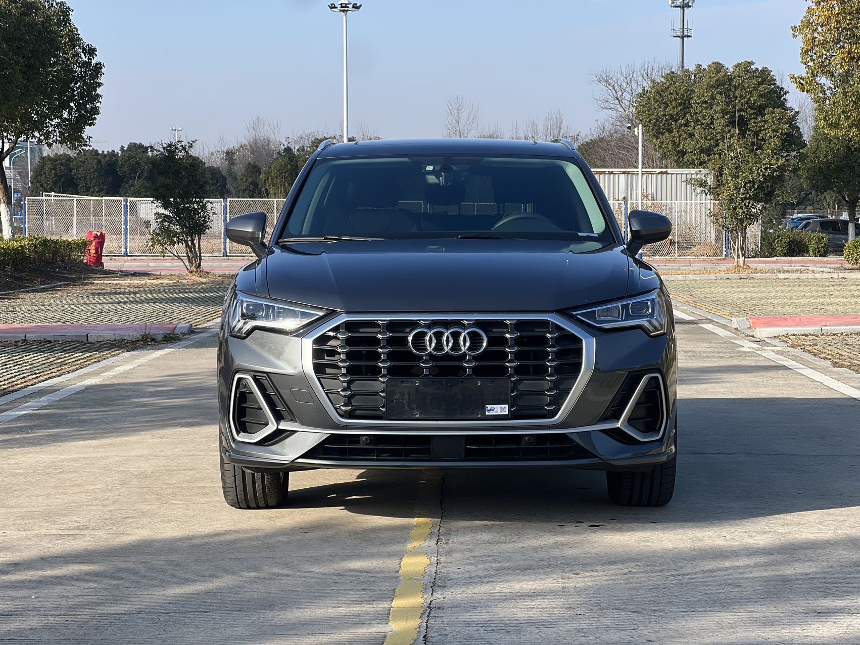 Audi Q3 2023 car image #2