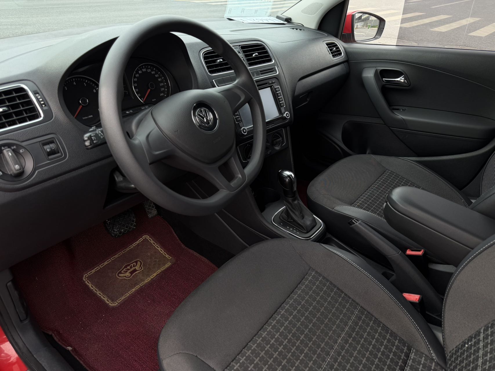 Volkswagen Polo 2015 imagem de carro #4