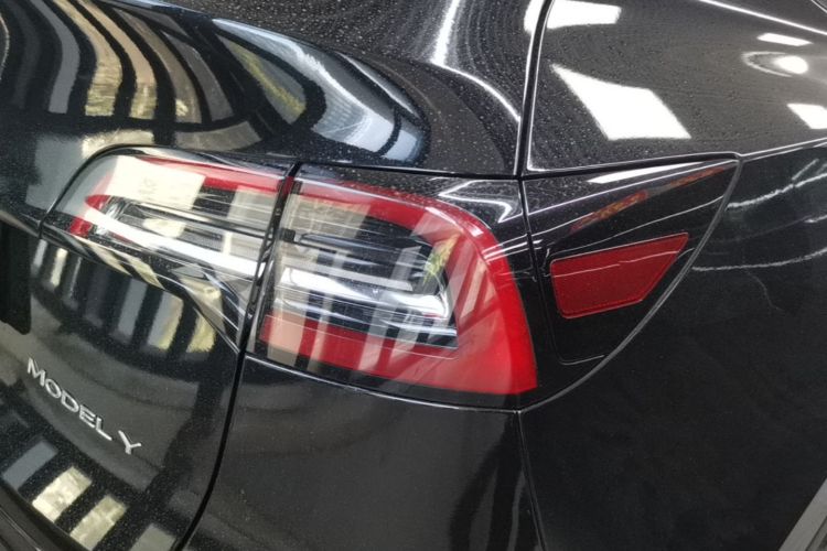 Tesla Model Y 2024 #8 Tesla Model Y 2024 car image #8