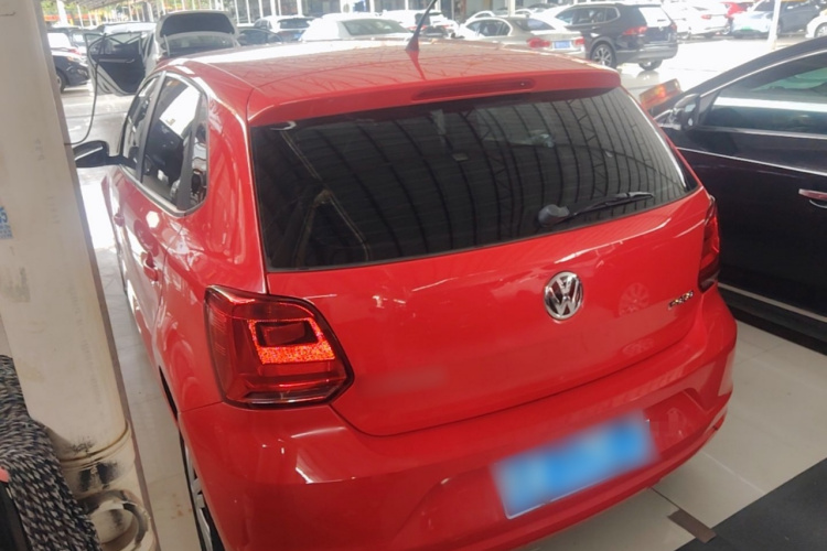 Volkswagen Polo 2016 car image #5