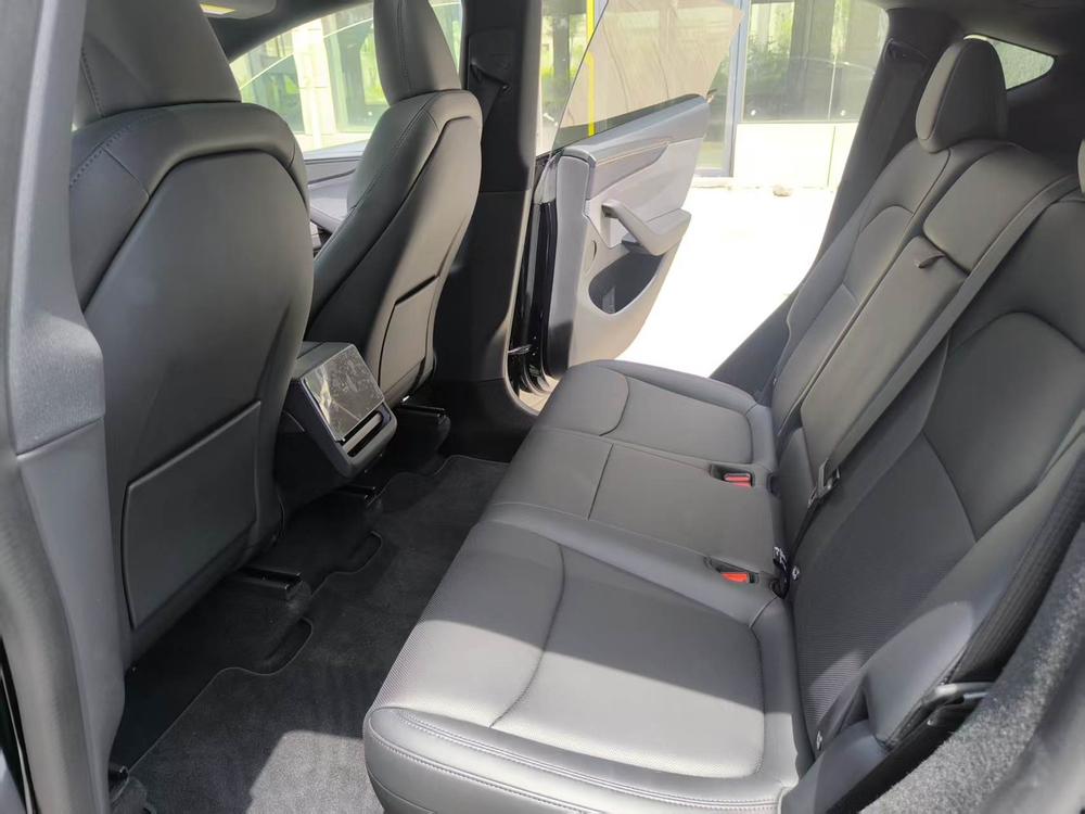 Tesla Model Y 2026 car image #14