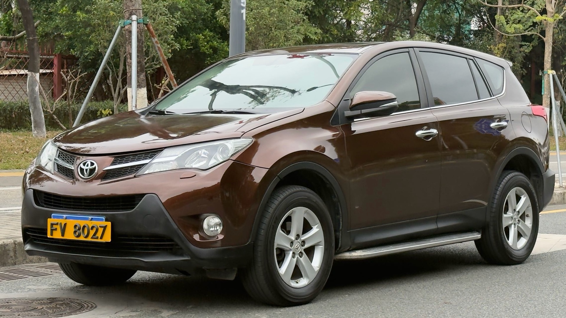Toyota RAV4 2014 Toyota RAV4 2014 car image