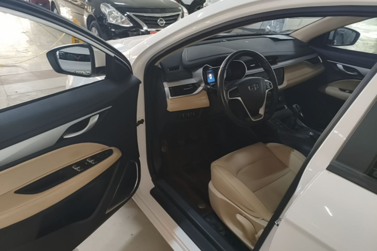 GEELY Emgrand 2018 car image #16