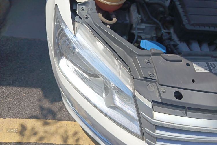 Volkswagen Santana 2016 car image #8