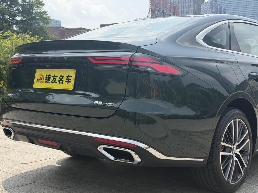 GEELY Emgrand 2025 immagine di auto #16