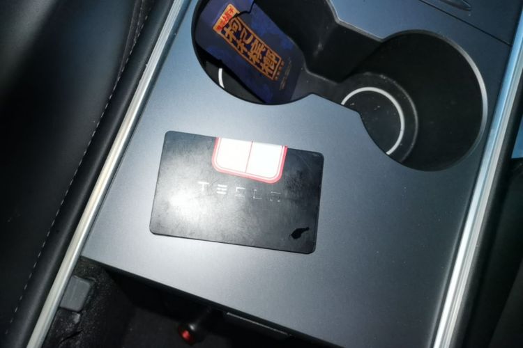 Tesla Model 3 2021 immagine di auto #9