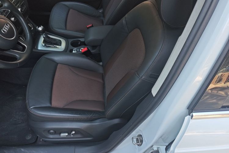 Audi Q3 2019 car image #15
