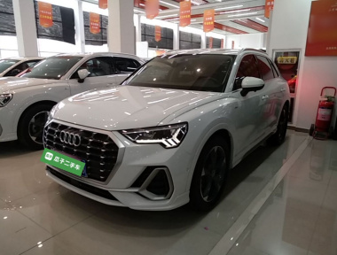 Audi Q3 2022 car image 