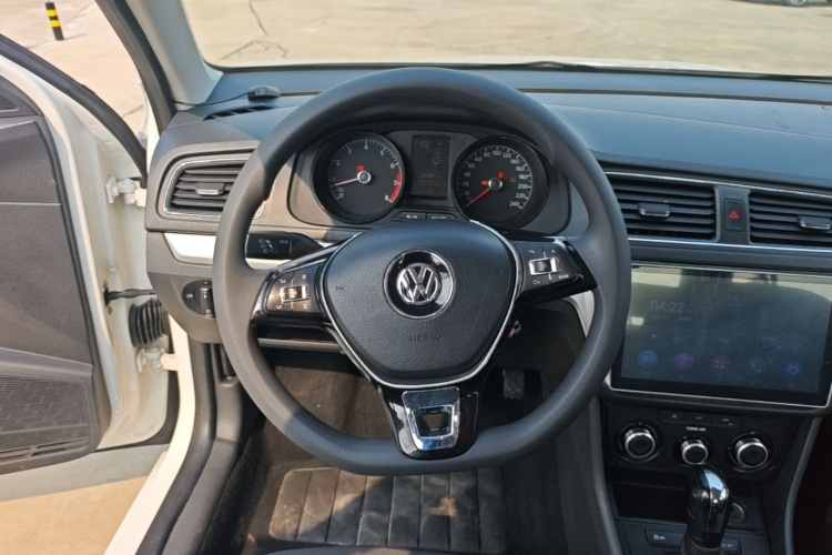 Volkswagen Lavida 2018 car image #11