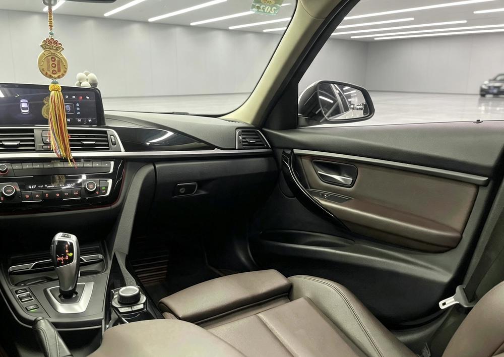 BMW 3 Series 2018 #15 BMW 3 Series 2018 car image #15
