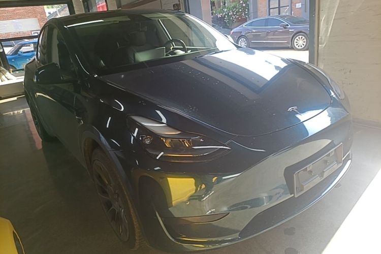 Tesla Model Y 2023 #4 Tesla Model Y 2023 car image #4