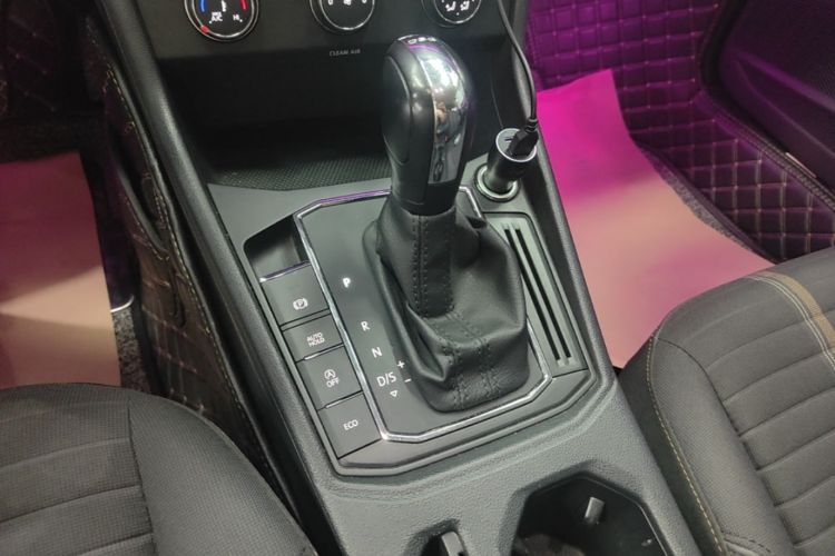 Volkswagen Lavida 2019 car image #14
