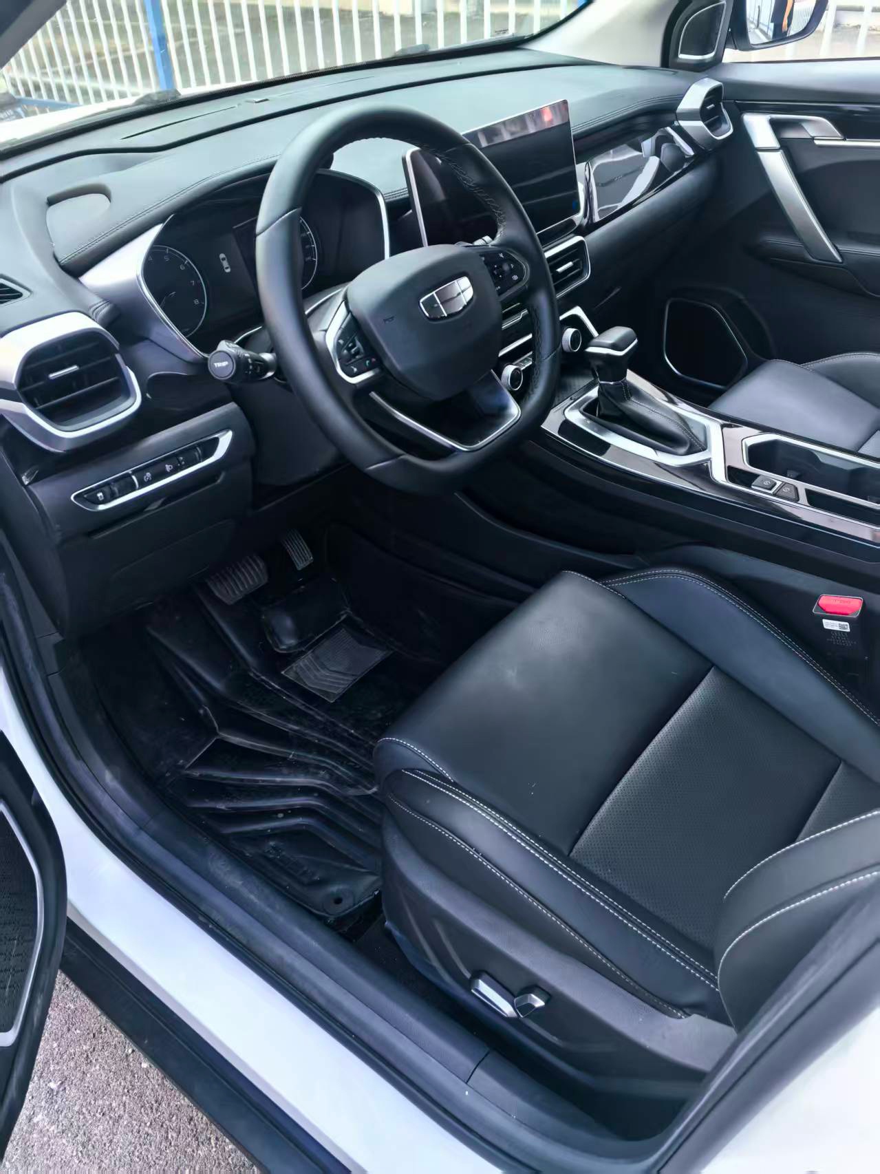 GEELY Coolray 2025 #2 GEELY Coolray 2025 immagine di auto #2