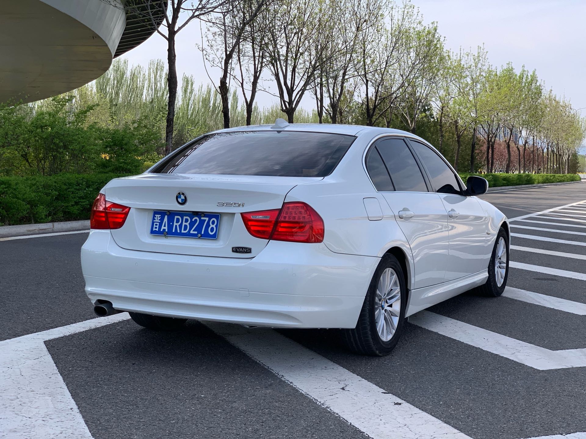 BMW 3 Series 2012 immagine di auto #11