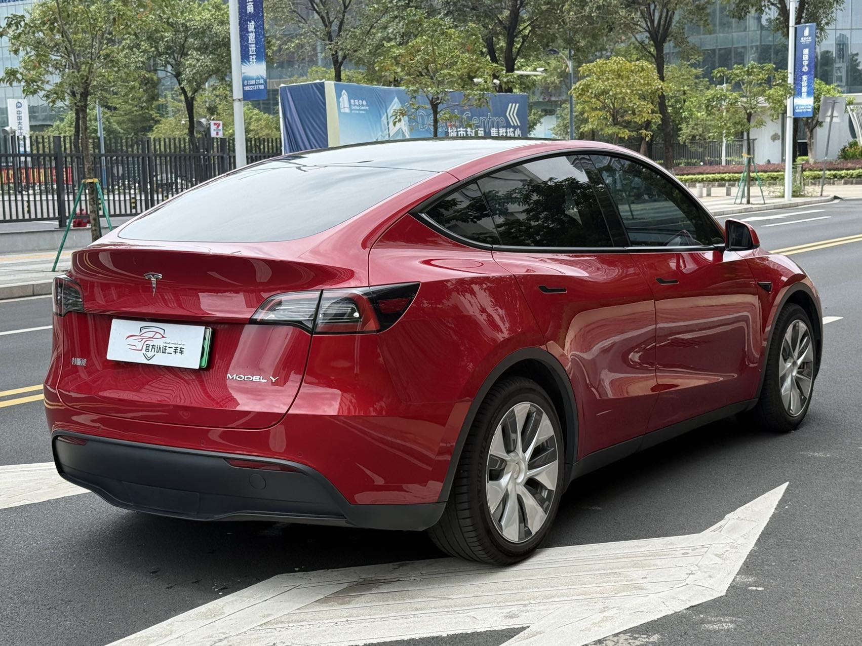 Tesla Model Y 2022 immagine di auto #6