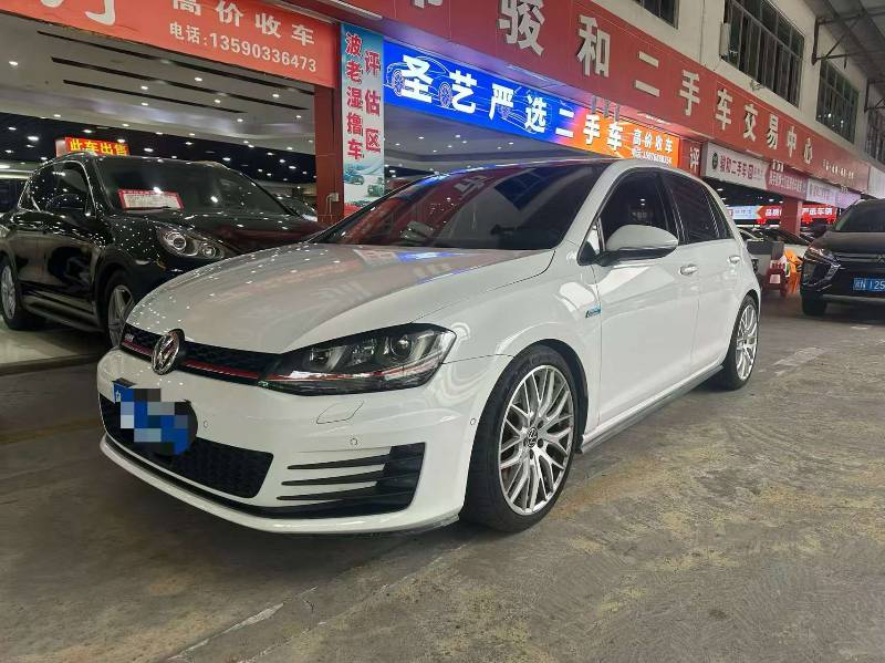 Volkswagen GolfGTI 2016 Volkswagen GolfGTI 2016 immagine di auto