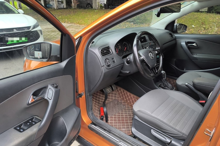 Volkswagen Polo 2016 #16 Volkswagen Polo 2016 car image #16