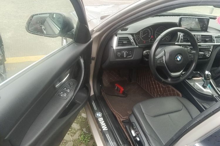 BMW 3 Series 2017 car image #16
