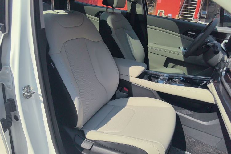 起亚 狮铂拓界 2025 汽车图片 #22