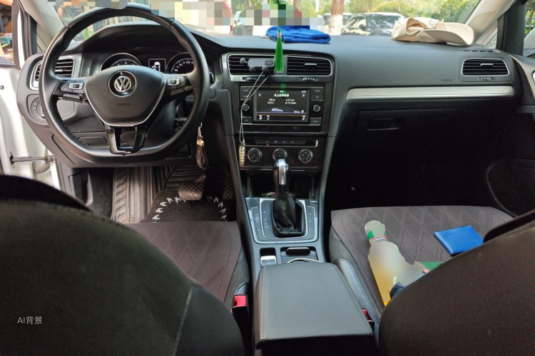 Volkswagen Golf 2018 car image #11