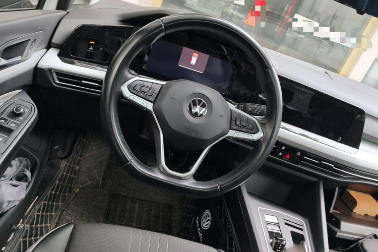 Volkswagen Golf 2021 car image #12