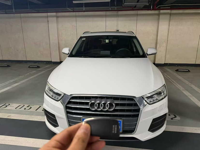 Audi Q3 2016 car image #2