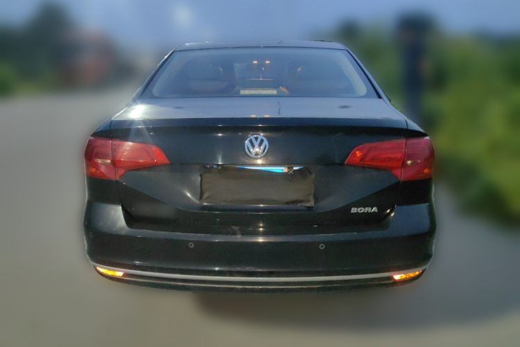 Volkswagen Bora 2016 car image #6
