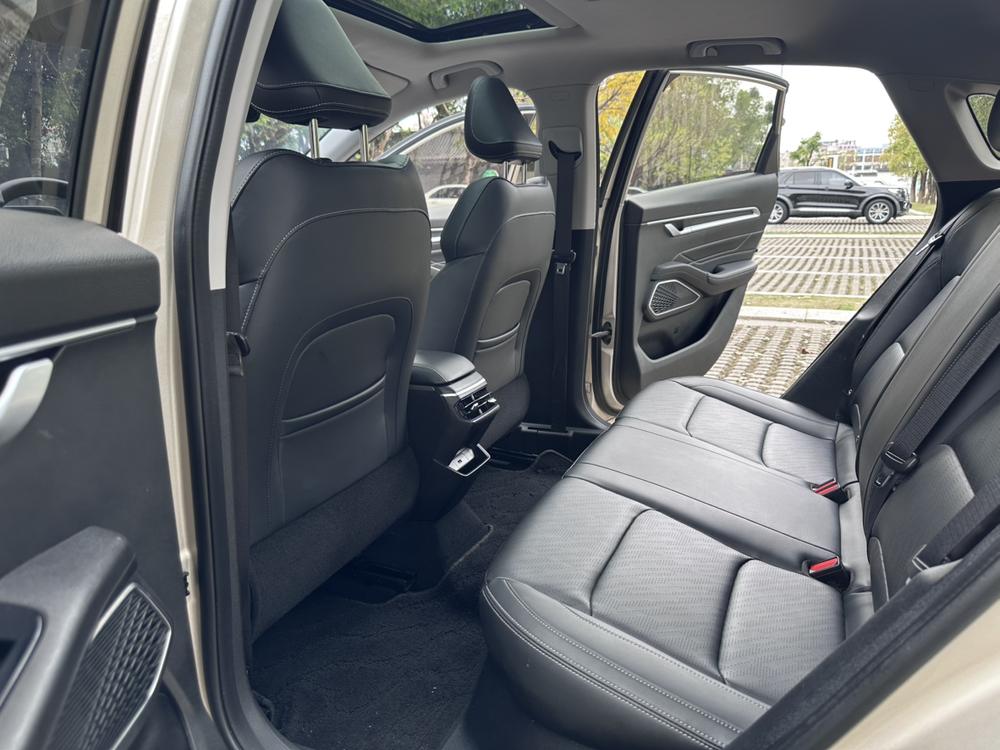 GEELY Emgrand 2022 car image #18