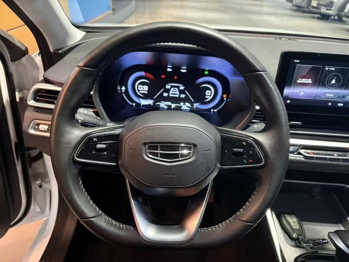 GEELY Emgrand 2023 image de voiture #4