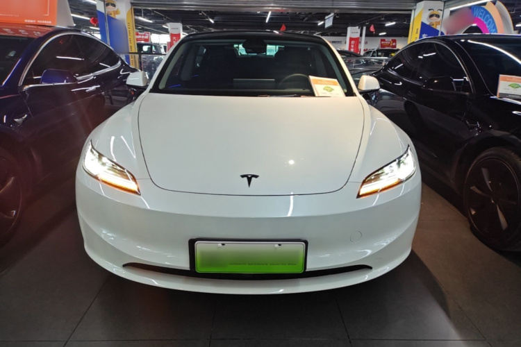 Tesla Model 3 2026 #3 Tesla Model 3 2026 car image #3