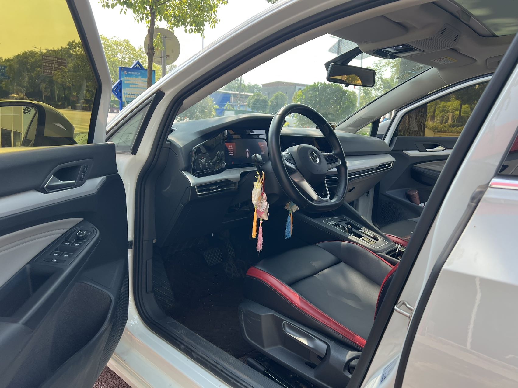 Volkswagen Golf 2020 car image #10